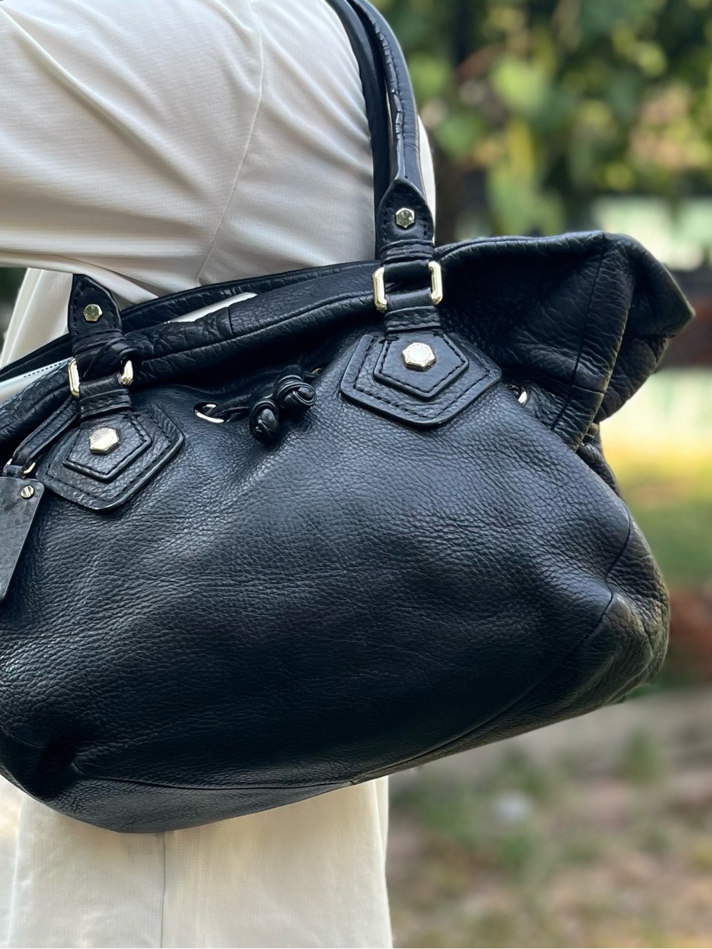 Marc By Marc Jacobs Black Leather Shoulder Bag & Gold Hardware in Awesome Shape - Picture 3 of 13